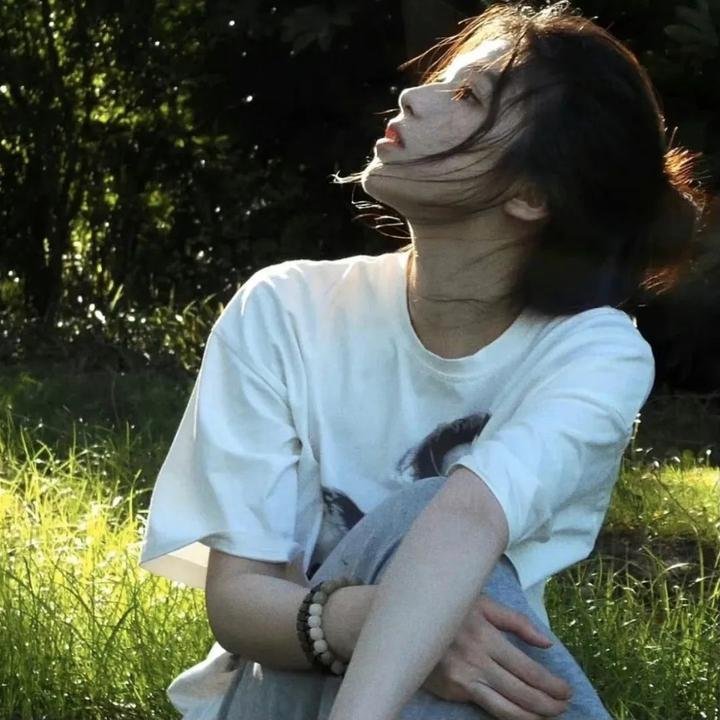 在此一群